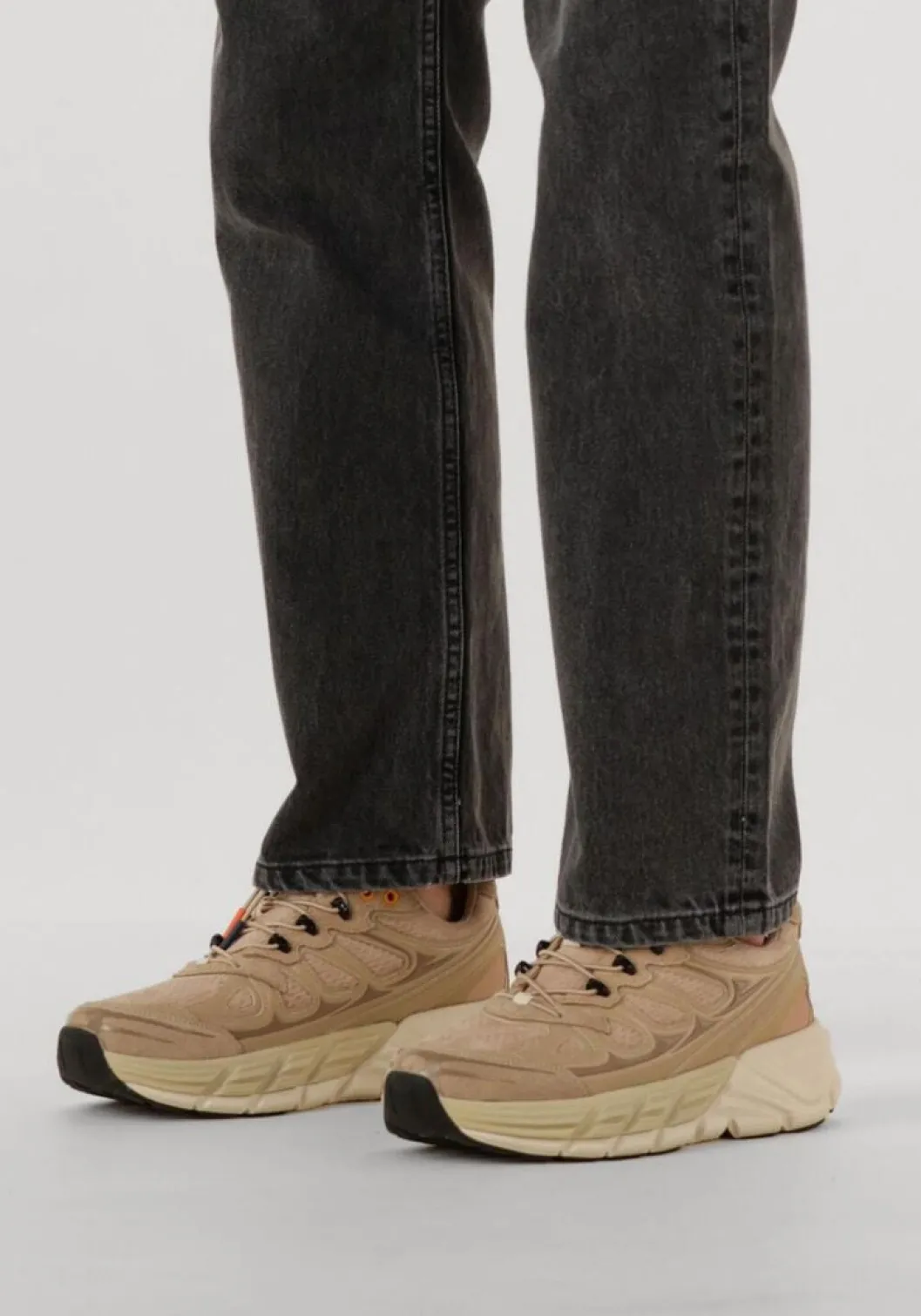 beige barracuda lage sneakers bu3595