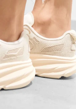 beige hoka lage sneakers clifton one9 d