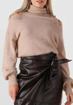 beige ibana coltrui tjico