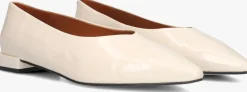 beige ángel alarcón ballerina's 24502