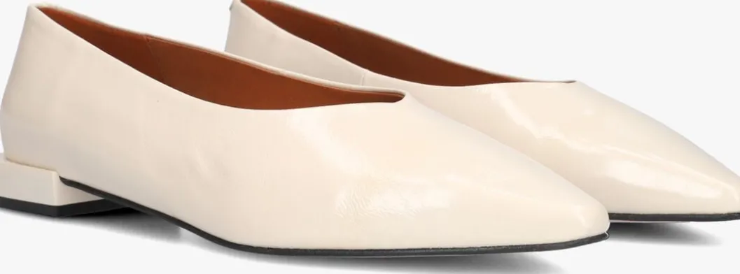 beige ángel alarcón ballerina's 24502