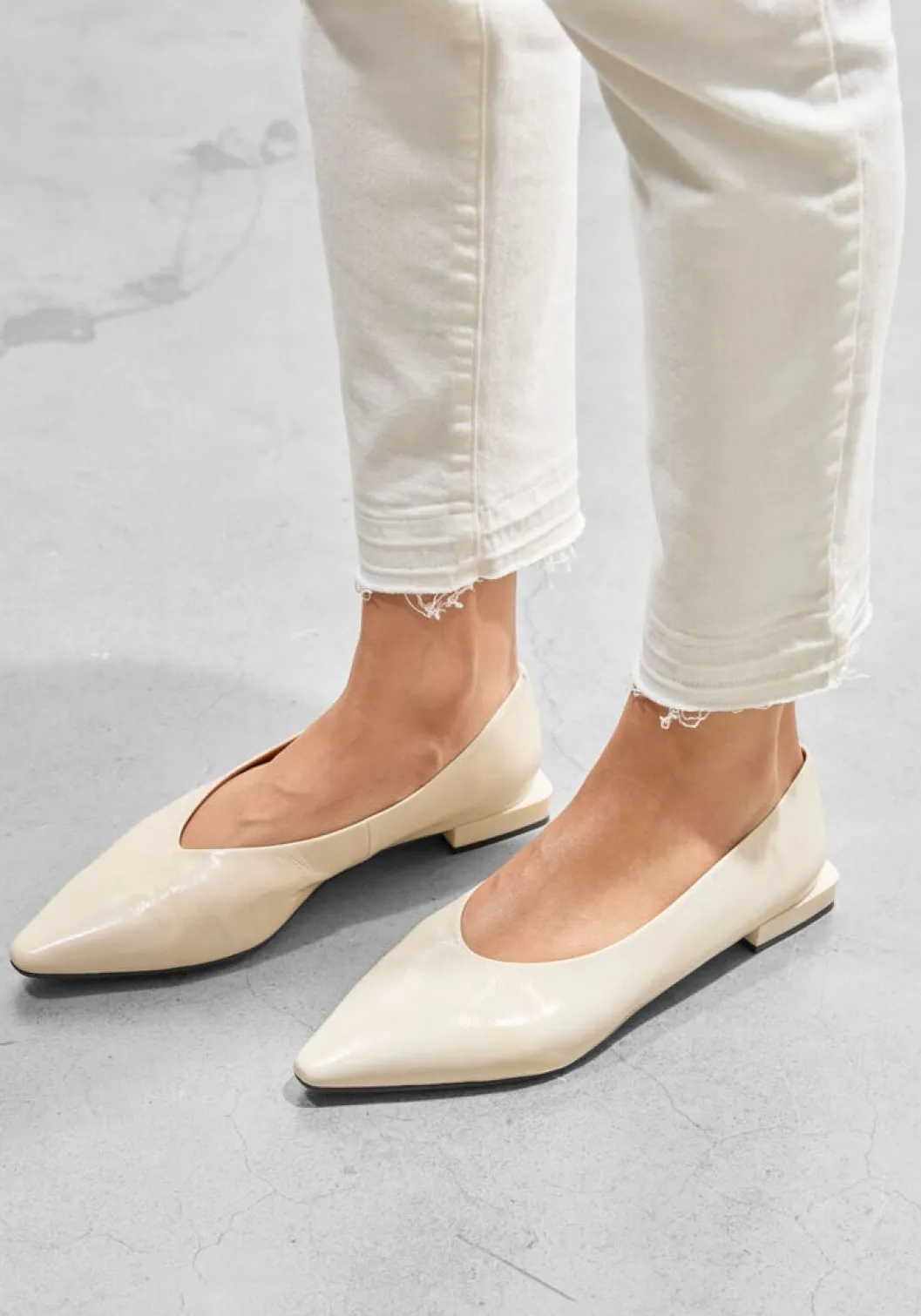 beige ángel alarcón ballerina's 24502