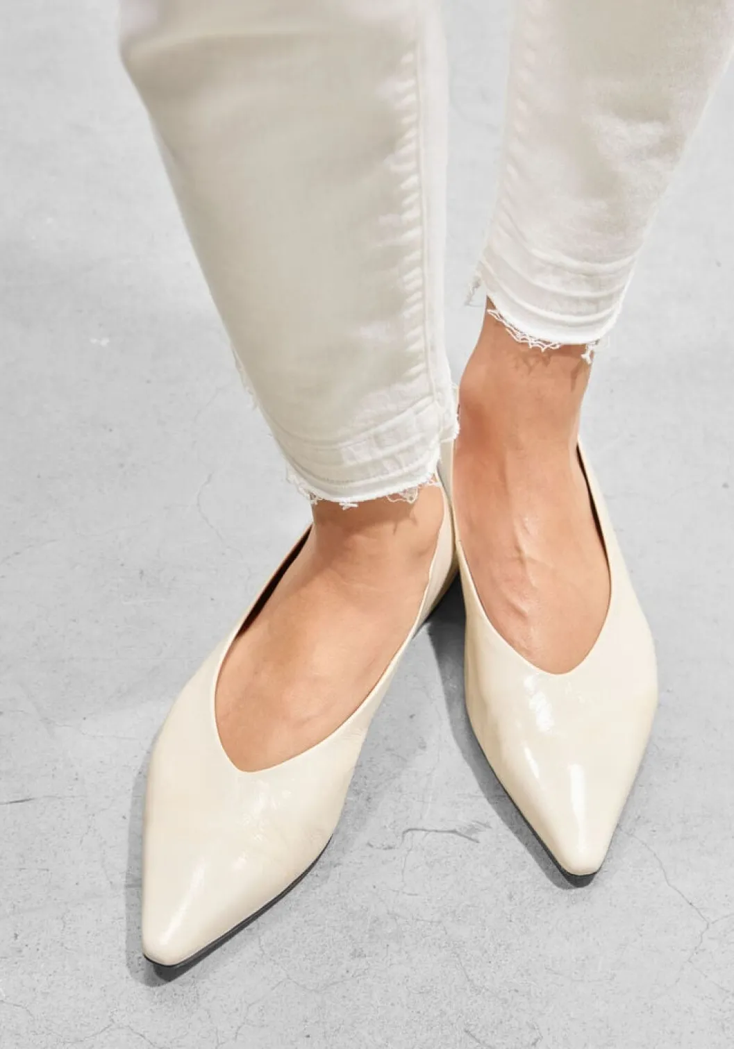 beige ángel alarcón ballerina's 24502