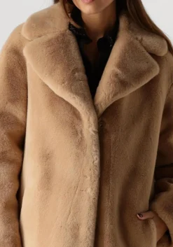 beige stand studio faux fur jas camille cocoon coat
