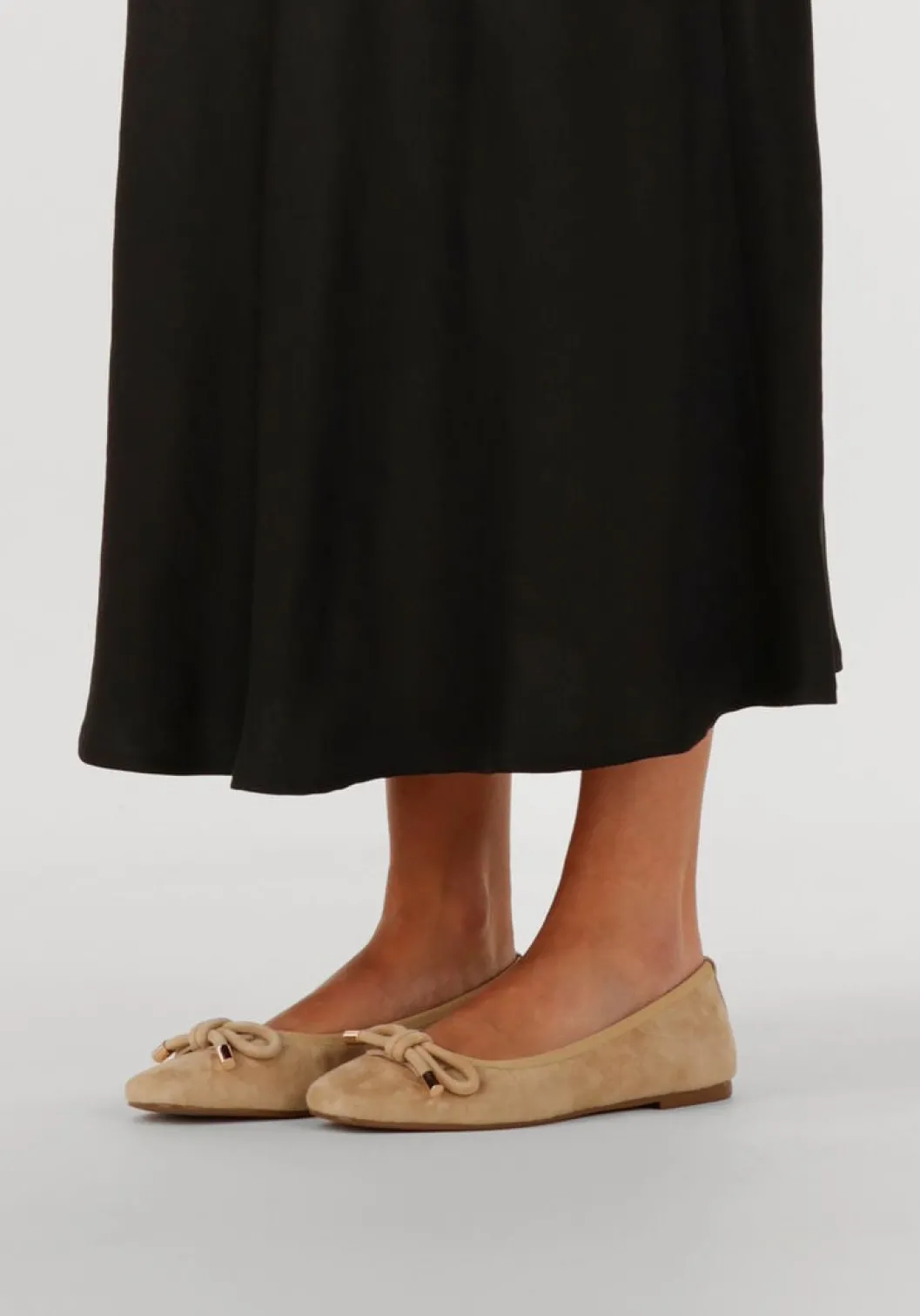 beige stefano lauran ballerina's ss36100