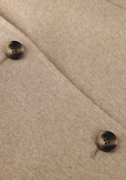 beige studio ar mantel avy