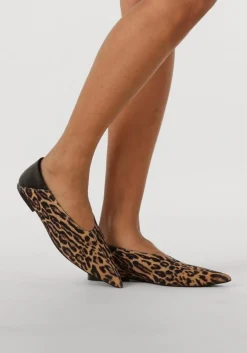 beige toral ballerina's aria