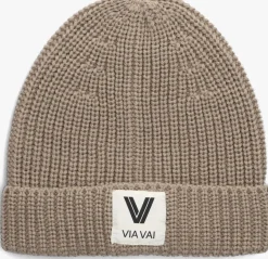 beige via vai muts zola mae