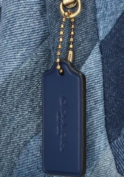 blauwe coach handtas quilted patchwork denim tabby