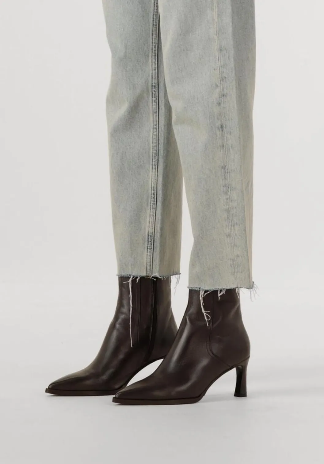 bruine lina locchi enkellaarsjes av 136 lis