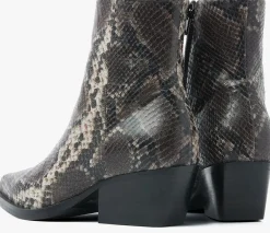 bruine via vai enkellaarsjes do cassidy