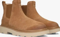camel ugg chelsea boots m chelsea lug