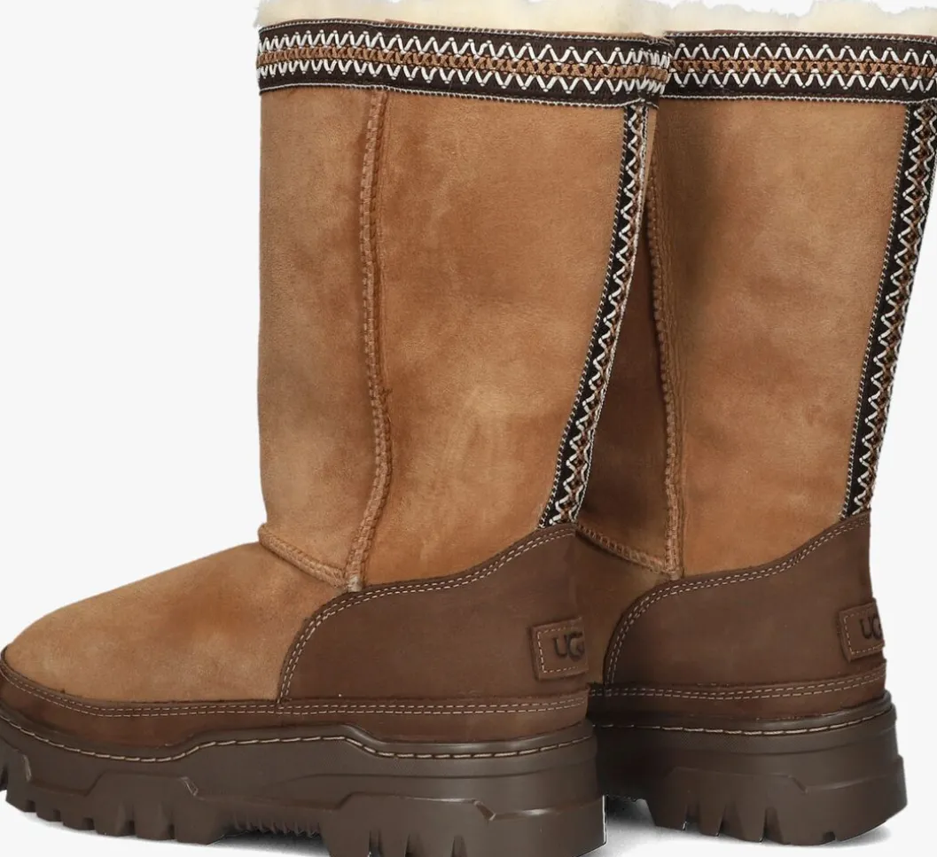 cognac ugg snowboots classic tall trailgazer