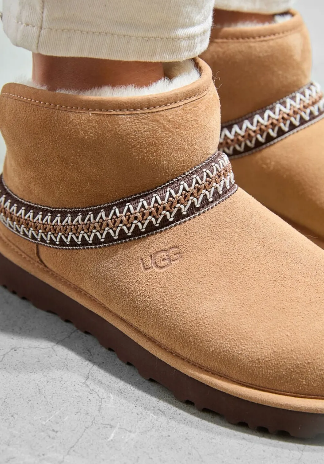 cognac ugg vachtlaarzen classic mini crescent