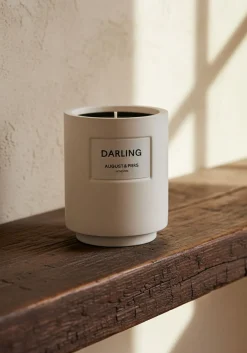 gebroken wit august & piers geurkaarsen darling 340gr - scented candle