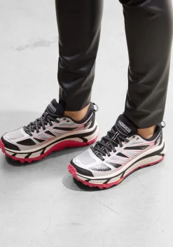 grijze hoka lage sneakers mafate speed 2