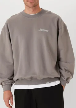 grijze represent sweater owners club script sweater