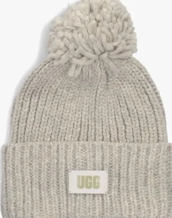 lichtgrijze ugg muts chunky rib beanie knit pom set