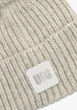 lichtgrijze ugg muts chunky rib knit beanie w pom