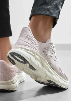 roze hoka sneakers clifton ls
