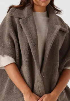 taupe knit-ted vest tam