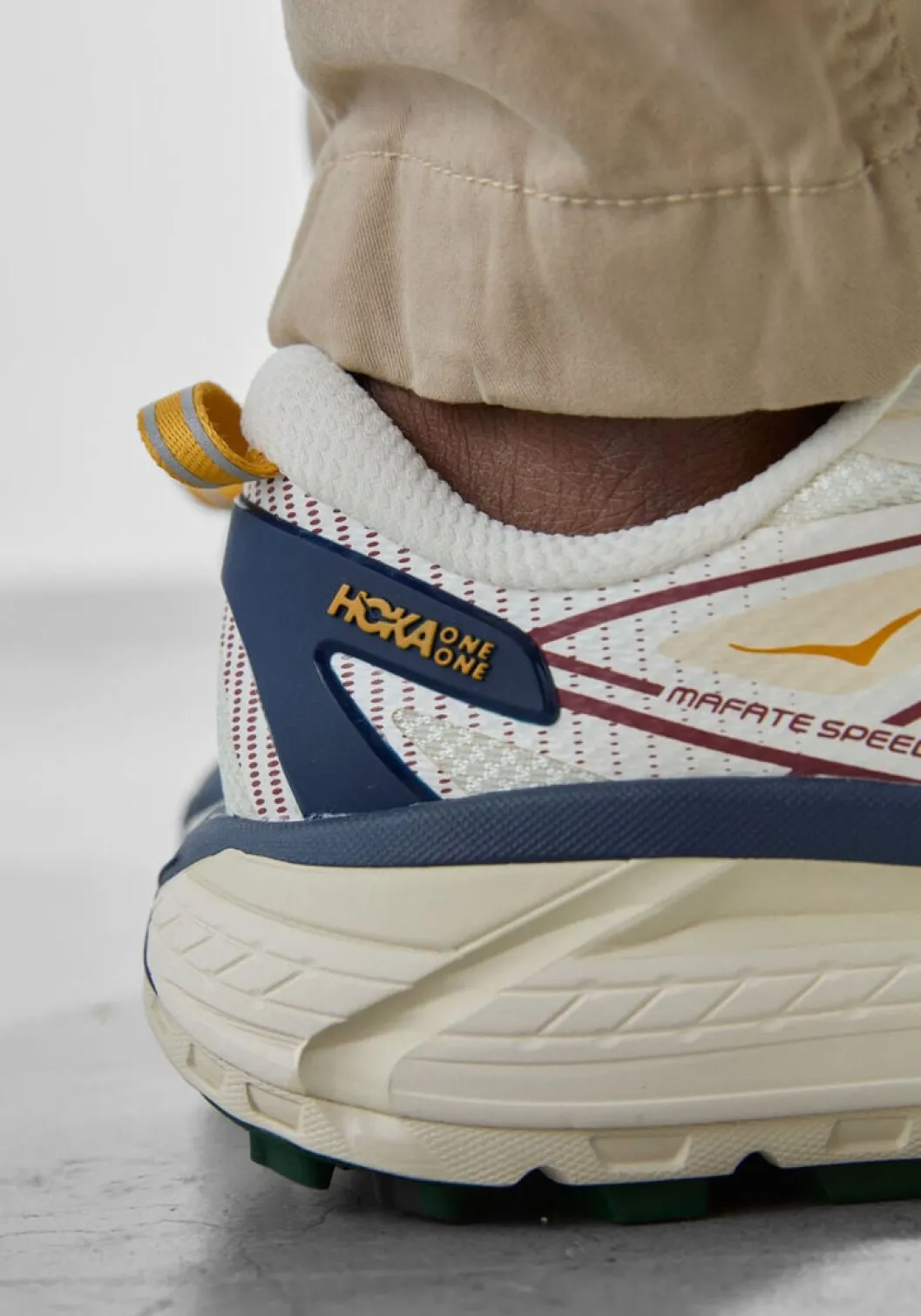 witte hoka lage sneakers mafate speed 2