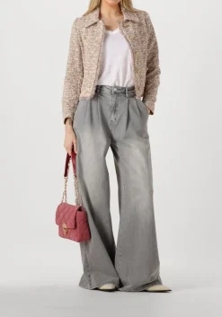 witte resort finest t-shirt v-neck t-shirt