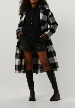 zwarte beaumont mantel pixie