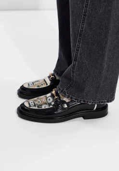 zwarte filling pieces loafers loafer speaker wall