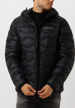 zwarte peak performance gewatteerde jas m helium down hood jacket