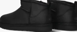 zwarte ugg vachtlaarzen classic ultra mini leather regenerate